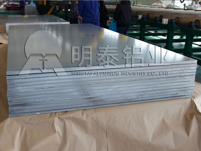 機(jī)箱機(jī)柜用5052鋁板多少錢一噸，明泰優(yōu)惠報(bào)價(jià)分析